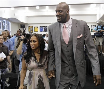 中超赛场争议判罚：VAR判罚引发热议,（中超场上风波再起：VAR判罚成焦点）