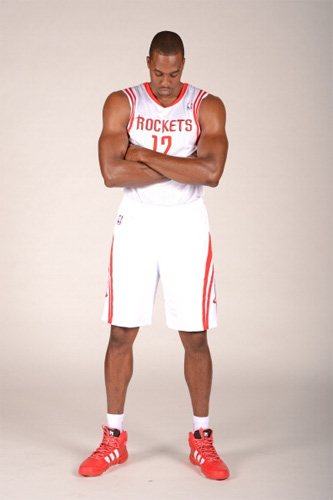 新鹏城vs成都：三外援PK四外援，韦世豪、杨明洋出战（新鹏城迎战成都：三外援对决四外援，韦世豪、杨明洋登场）