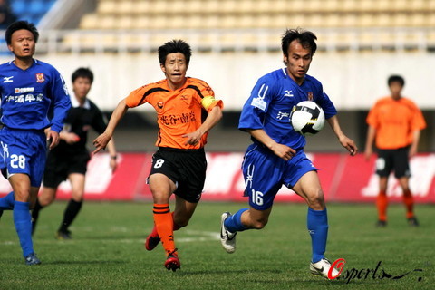 拉齐奥球迷抗议俱乐部导致球场空荡荡，洛蒂托：我不接受威胁（球迷抗议致拉齐奥主场冷清，洛蒂托回击：绝不接受威胁）