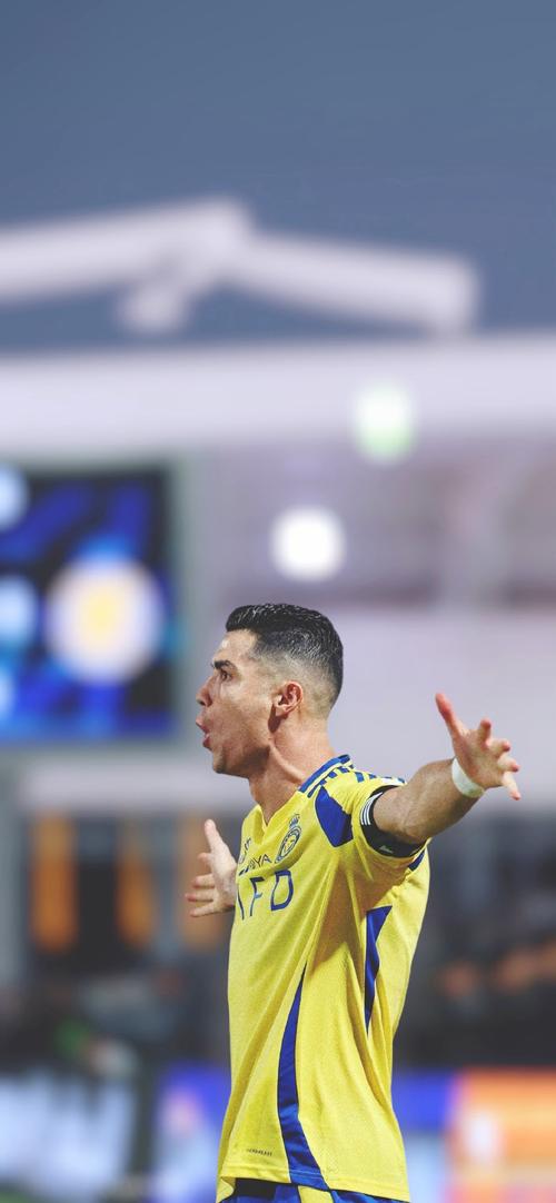 皇马因战绩不佳和阵容问题，计划引进新帅，克洛普和齐达内均被考虑，伊拉奥拉或成接班人。（战绩不佳叠加阵容问题，皇马启动换帅：克洛普、齐达内入选，伊拉奥拉有望接任）