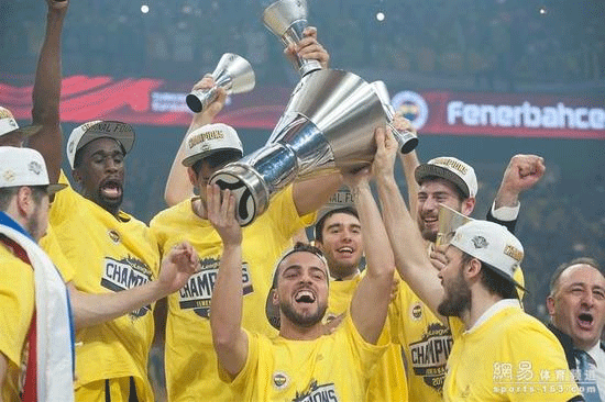 特瓦斯：老佛爷在皇马大会撒了谎；我支持皇马不代表我会偏袒（特瓦斯：佩雷斯在皇马大会言辞失实；支持皇马不等于偏袒）