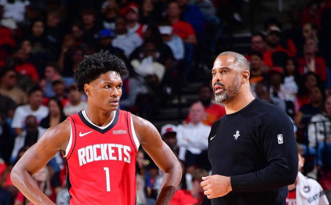 青岛西海岸晒视频：把口号带到诺坎普，老外喊“战斗青岛队”（青岛西海岸发布视频：口号响彻诺坎普，外国球迷高喊“青岛队，战斗！”）