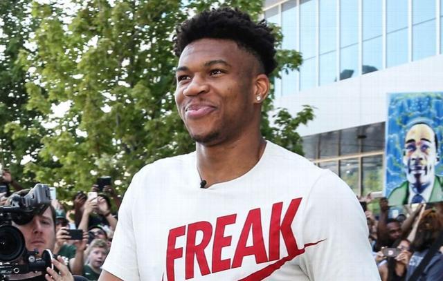 杜兰特关键补篮赢下比赛（杜兰特关键补篮助球队取胜）