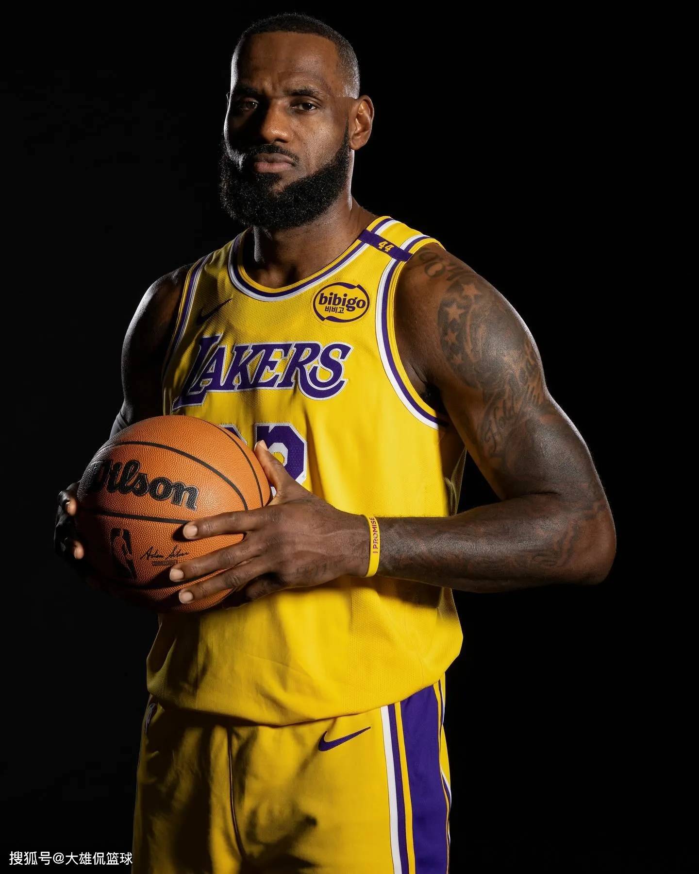 FIFA女足最新排名：中国女足下降一位至世界第17，亚洲第四（FIFA女足排名更新：中国队下滑至世界第17位，位列亚洲第4）