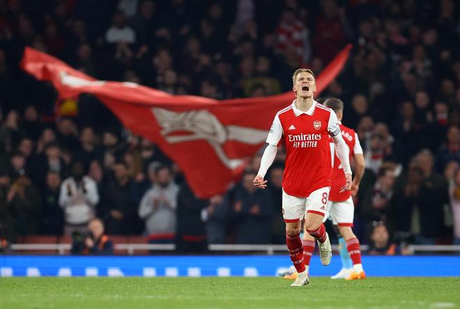 津媒：李嗣镕又帅又能打，首秀4分钟进球排名津门虎队史第一（津媒赞李嗣镕颜值实力兼具，首秀4分钟破门创津门虎队史首秀最快进球纪录）