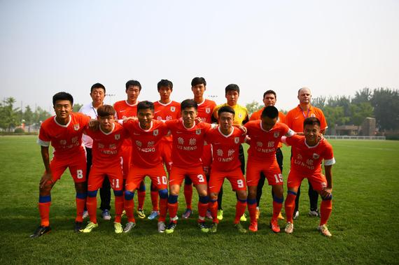 巴黎人报关注蓉城罚单：中国俱乐部因球迷种族歧视对方球员被罚6万欧（巴黎人报聚焦蓉城罚款：球迷种族歧视对手球员致中国俱乐部被罚6万欧元）