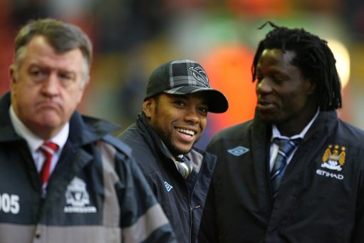 杜兰特关键中投命中，全场欢呼（杜兰特关键中投得手，全场沸腾）