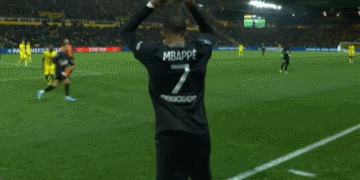 将门虎子，克鲁伊维特的四儿子肖恩代表巴萨竞技在季前赛破门（克鲁伊维特四子肖恩季前赛为巴萨竞技打入一球）